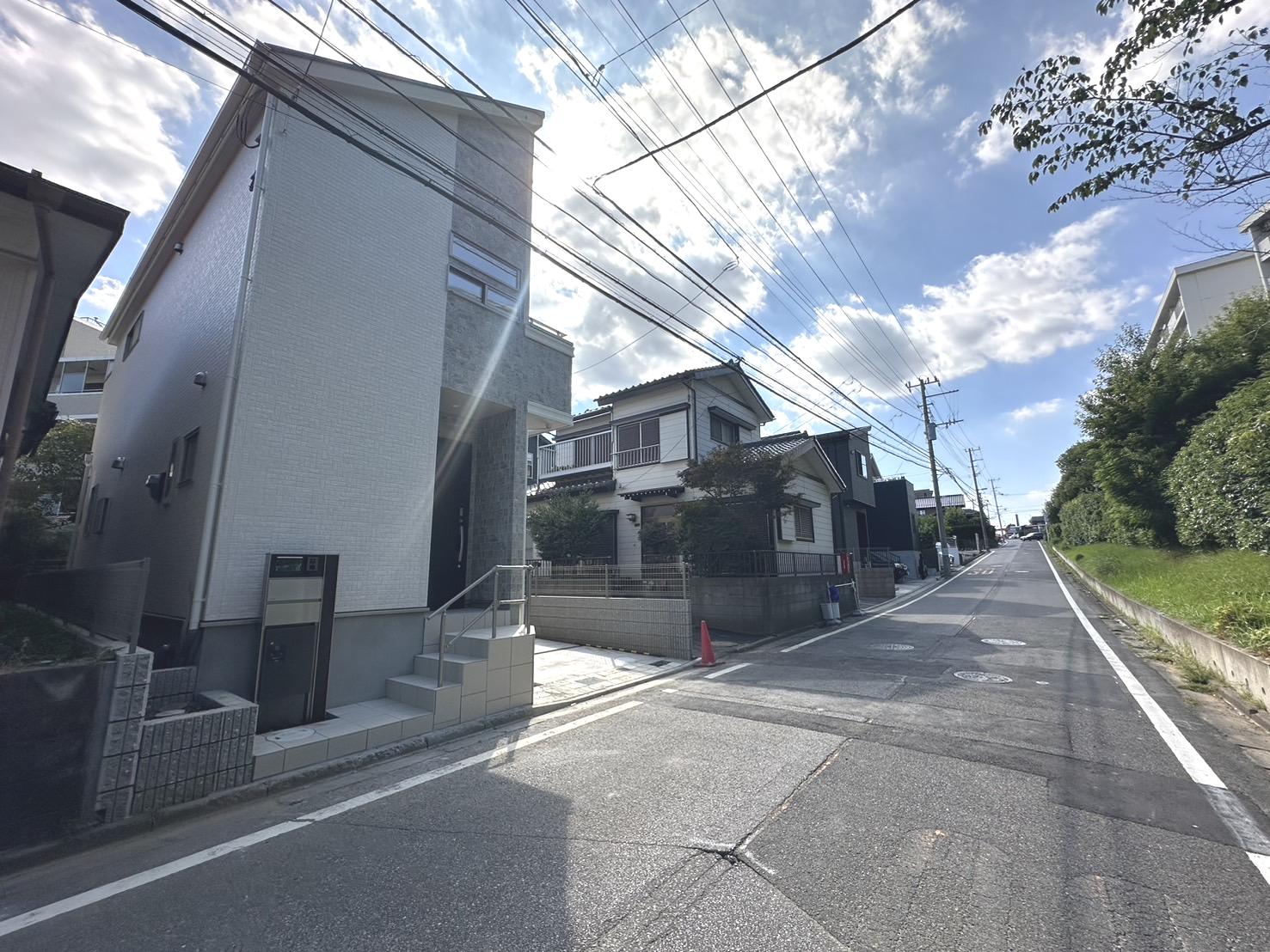 外観と前面道路