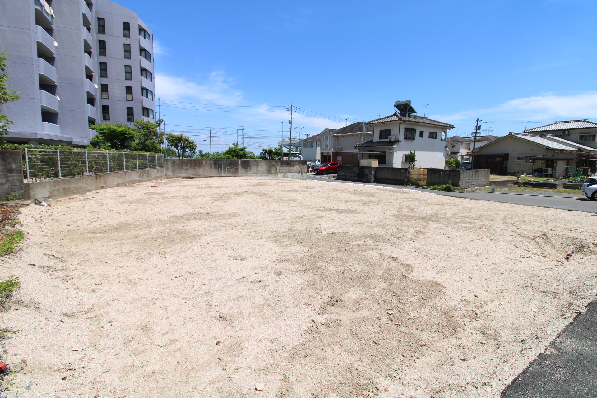 前面道路から見た宅地