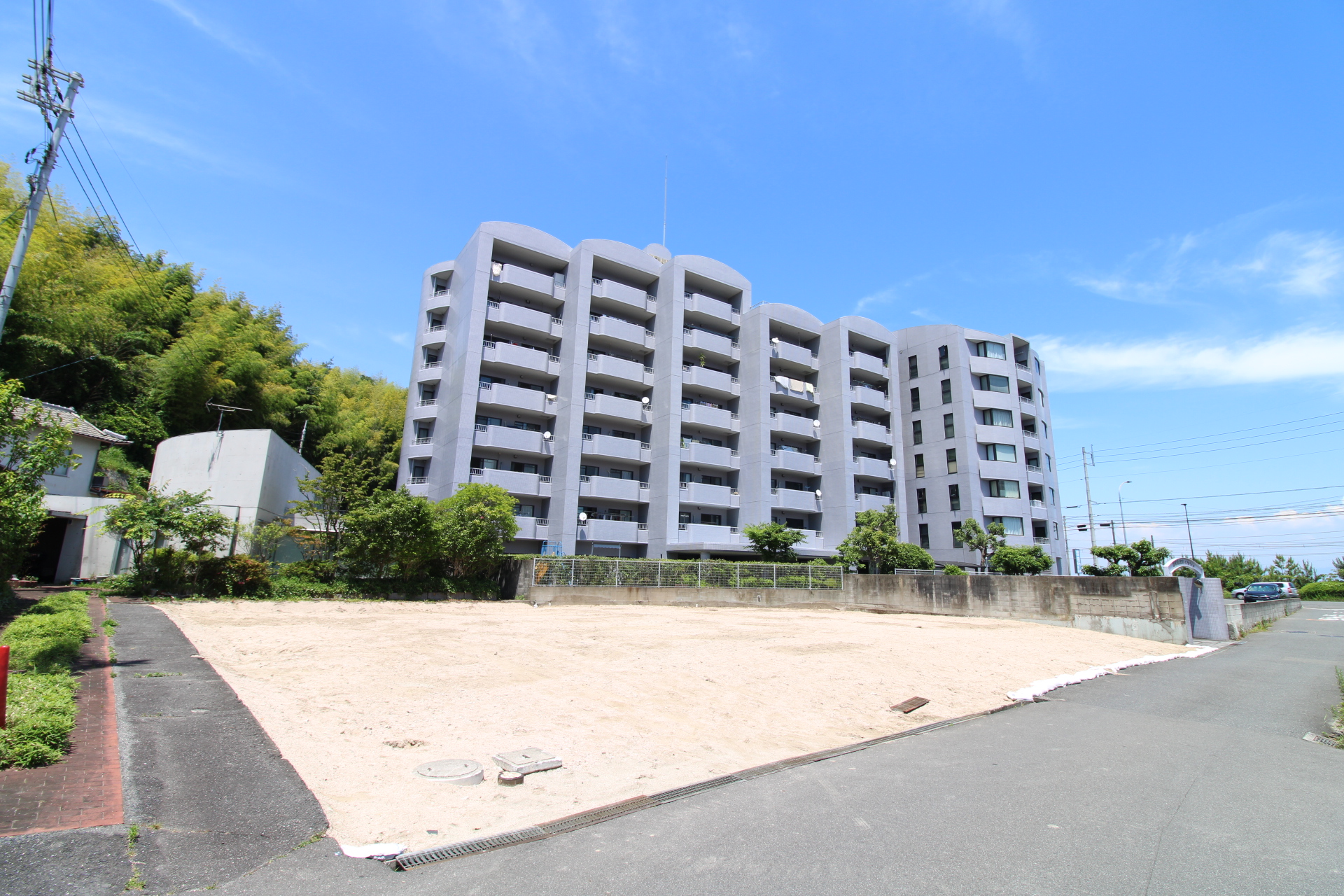 前面道路から見た宅地