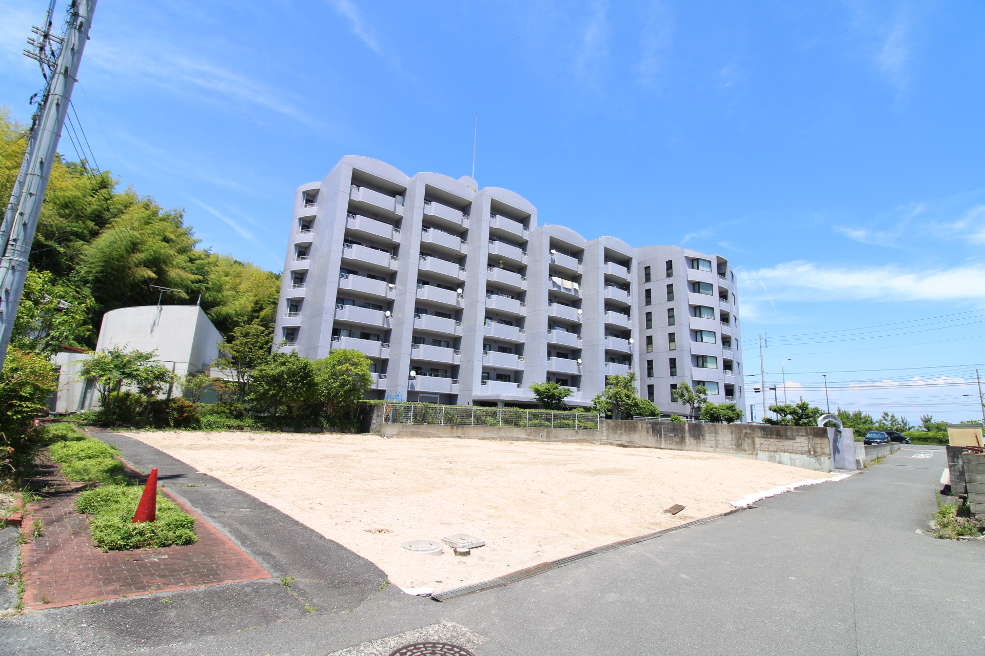 前面道路から見た宅地