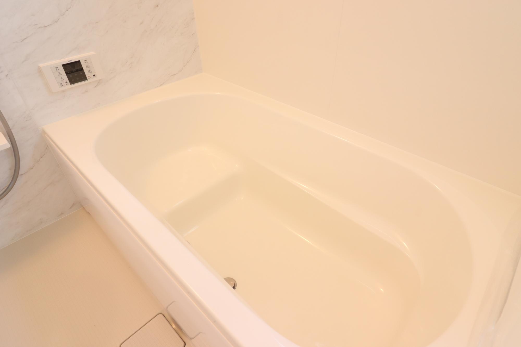 お風呂タイムを楽しめる半身浴可能な浴槽　