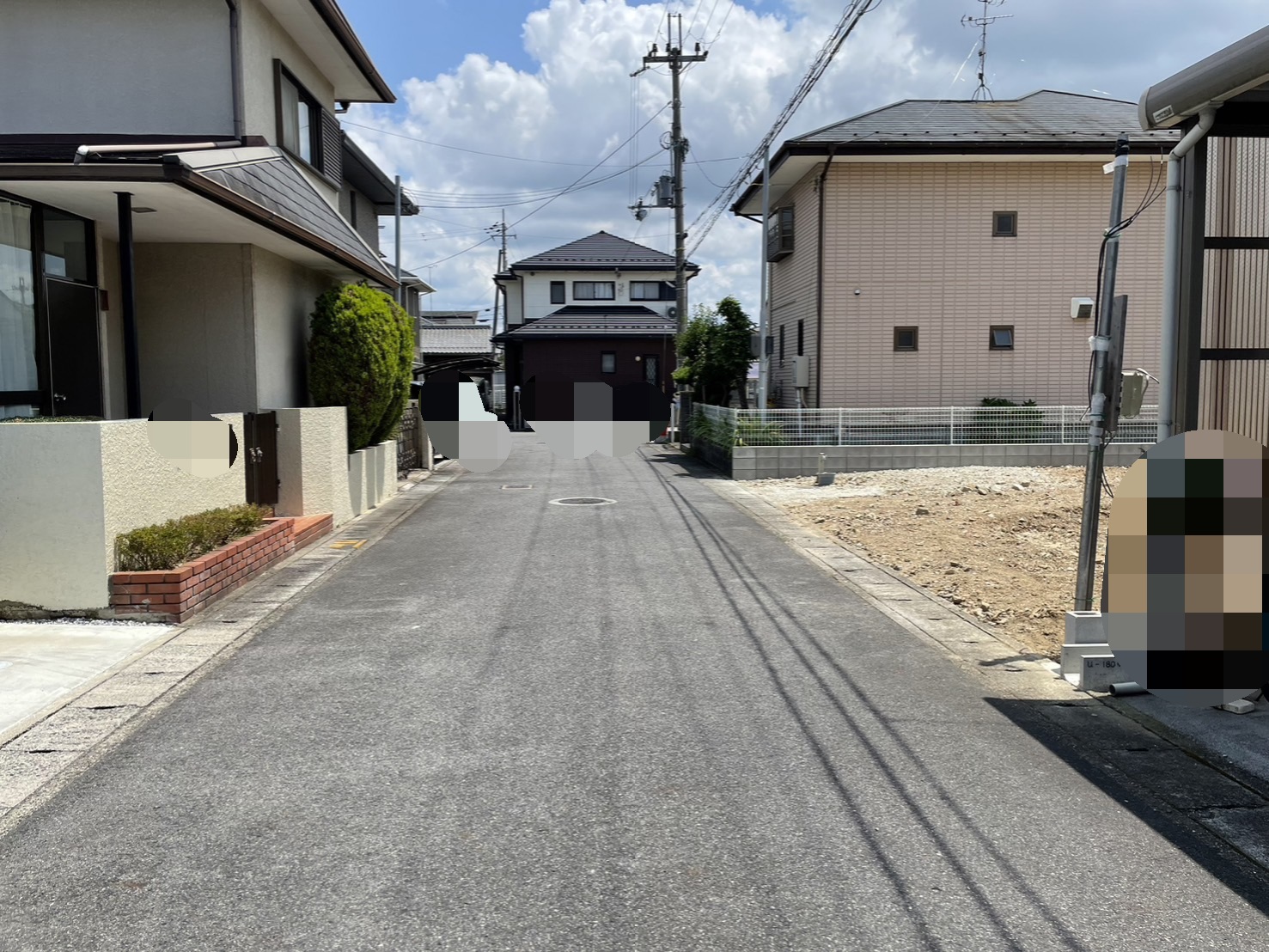 【前面道路】
北東5. 6m公道42条1項1号道路