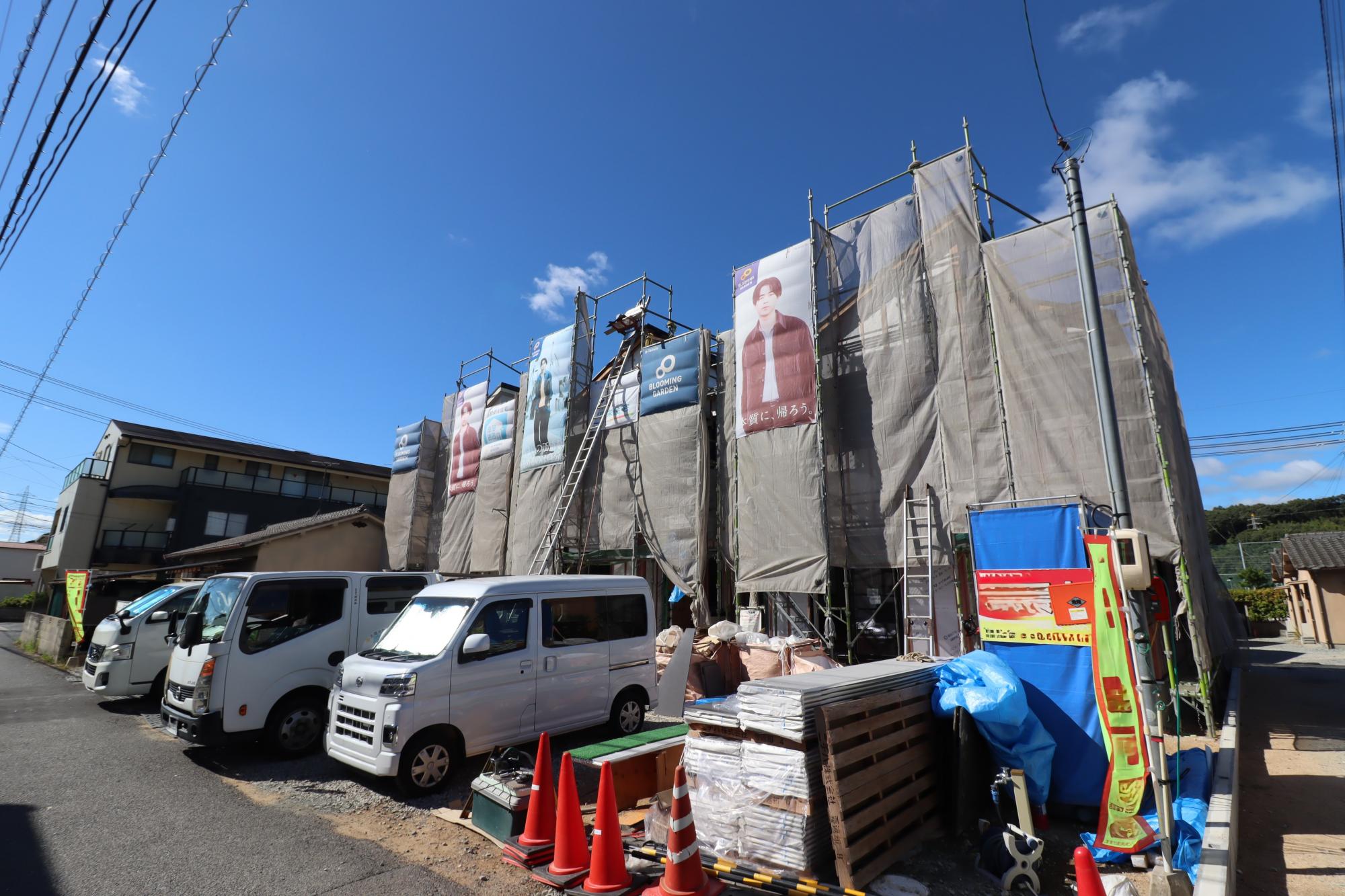 現地写真　左奥①号棟　真中②号棟　右③号棟