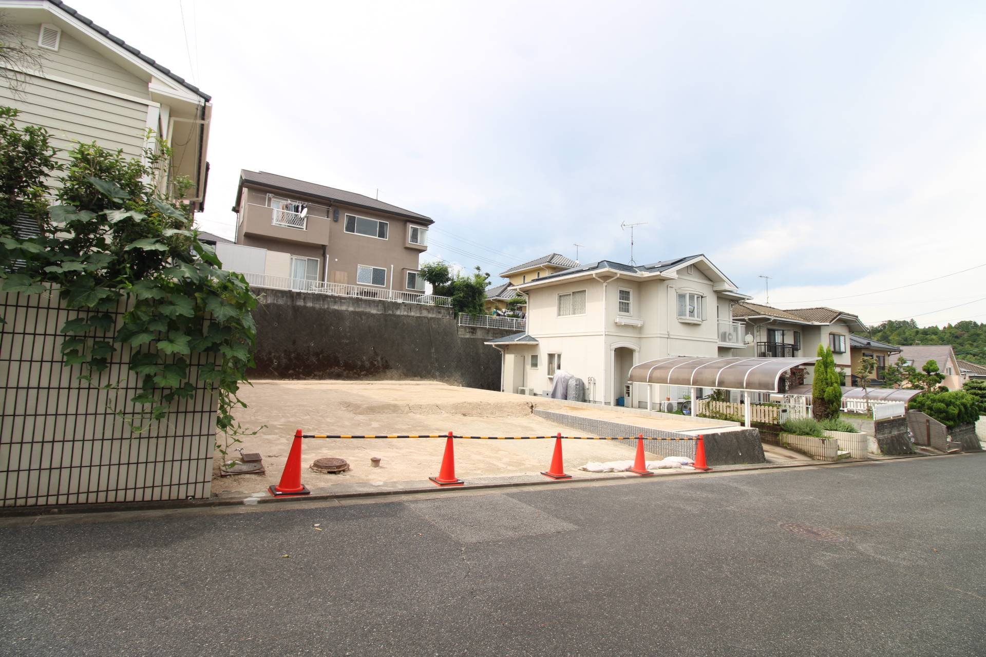 前面道路から見た宅地