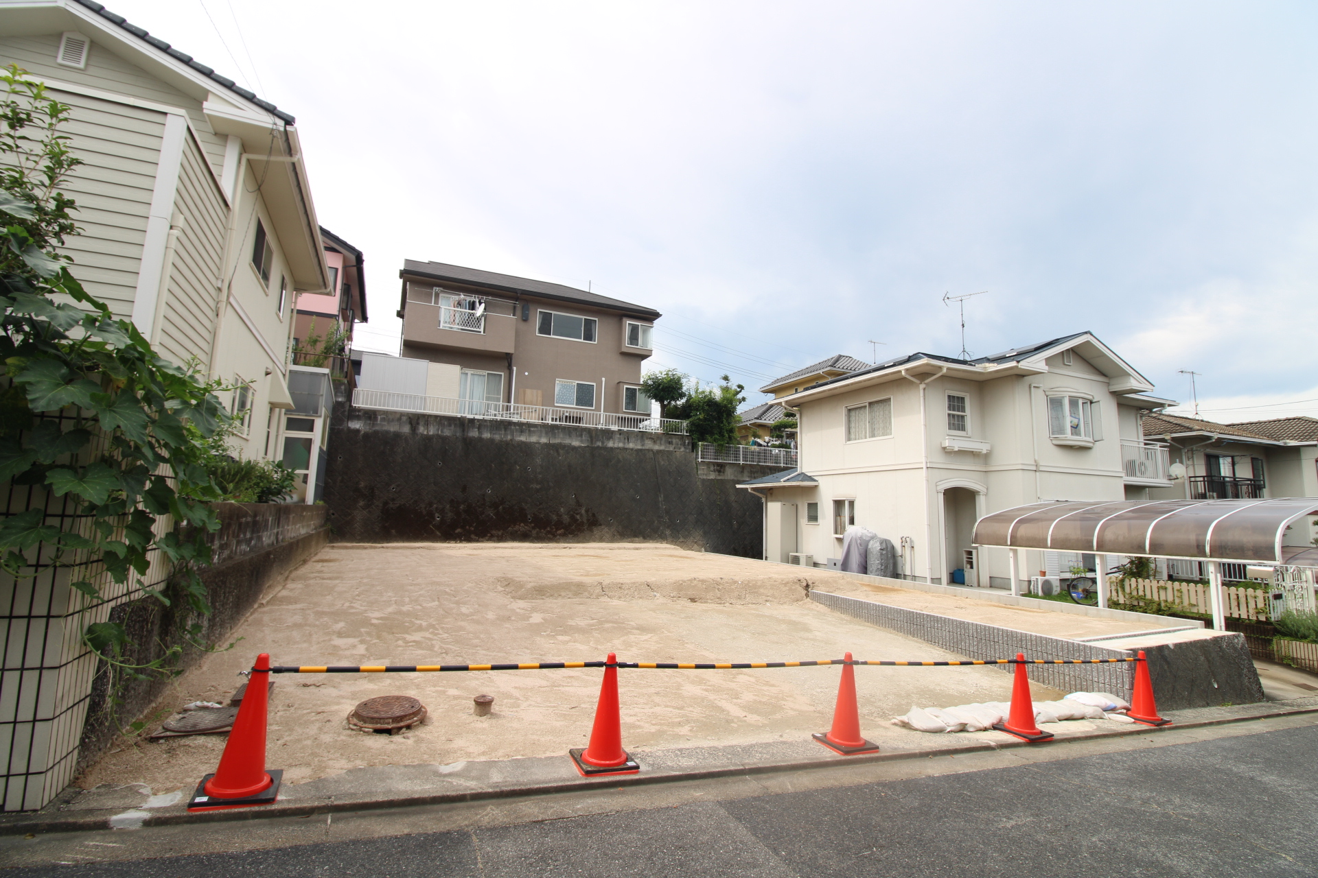 前面道路から見た宅地