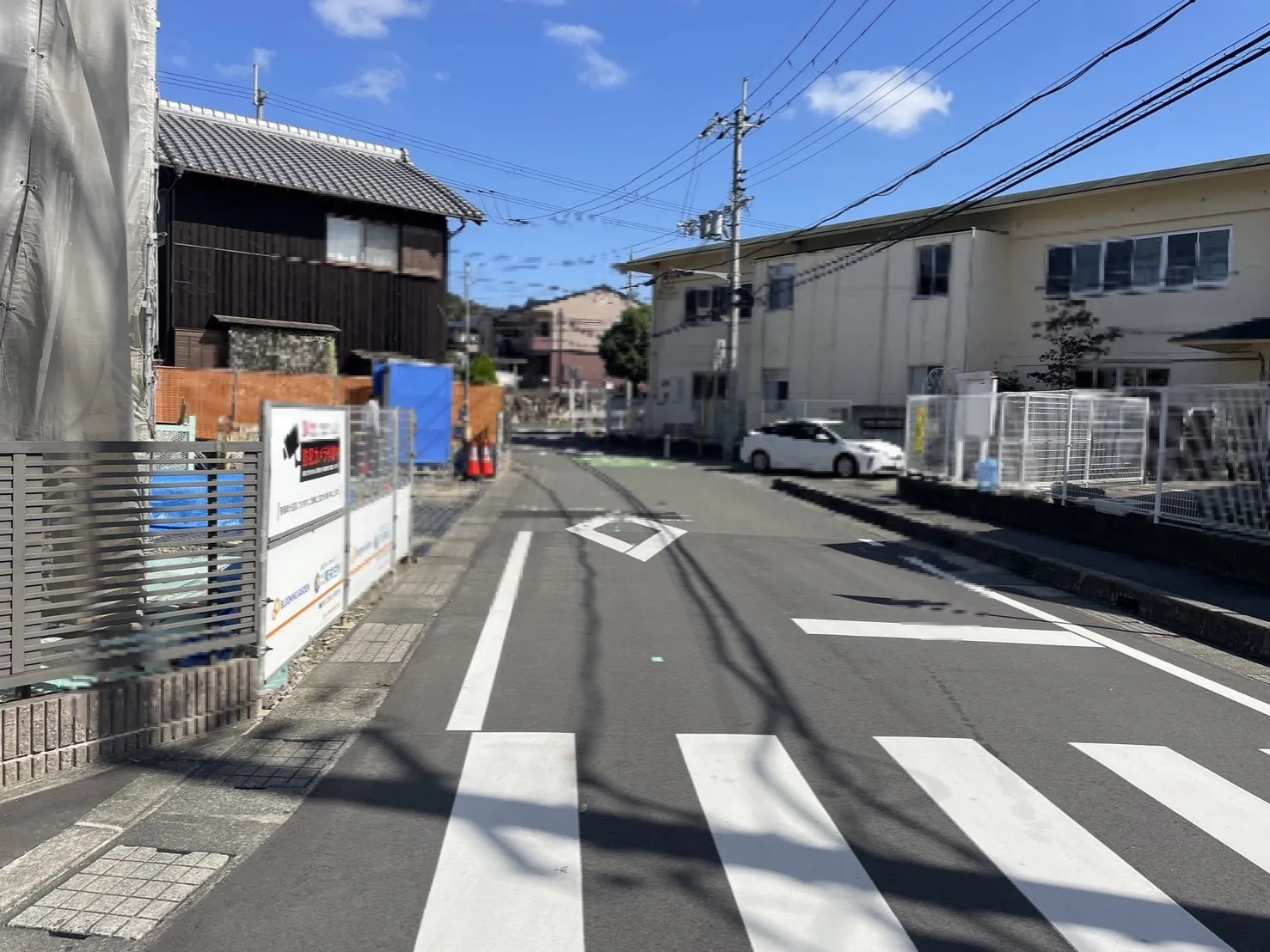 【前面道路】南6.0m公道42条1項1号道路、西6.0m公道42条1項1号道路