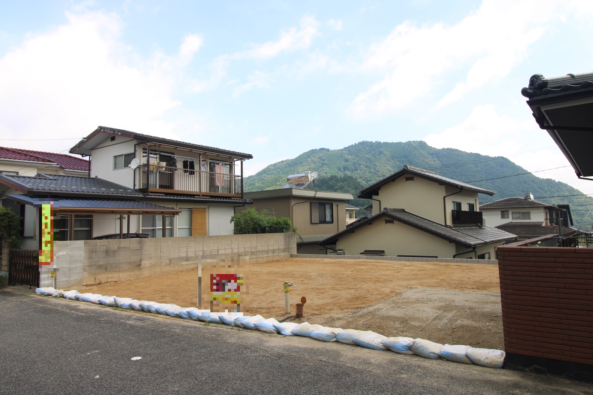 前面道路から見た宅地