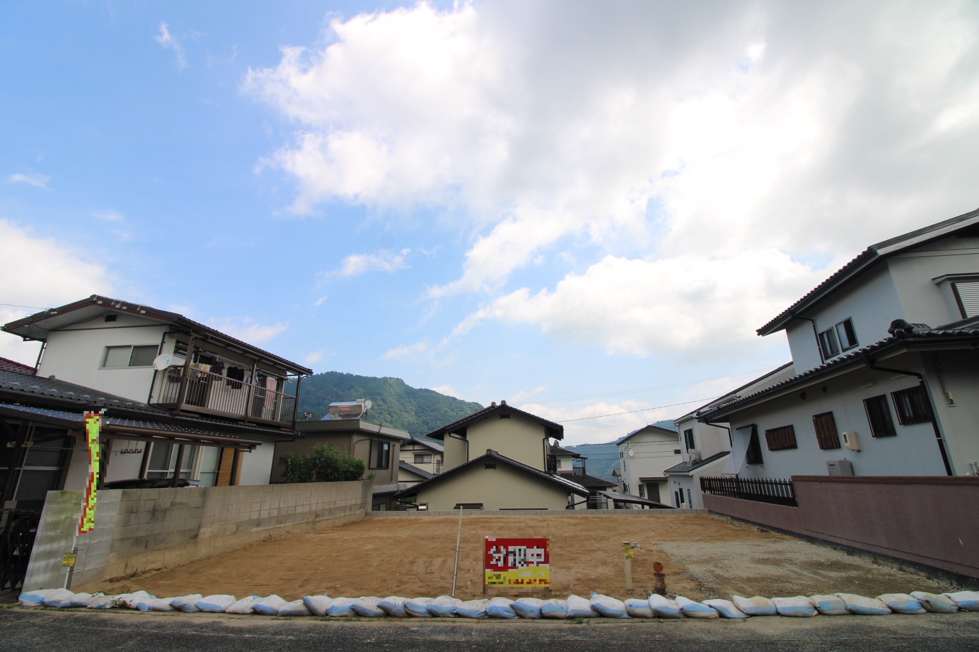 前面道路から見た宅地