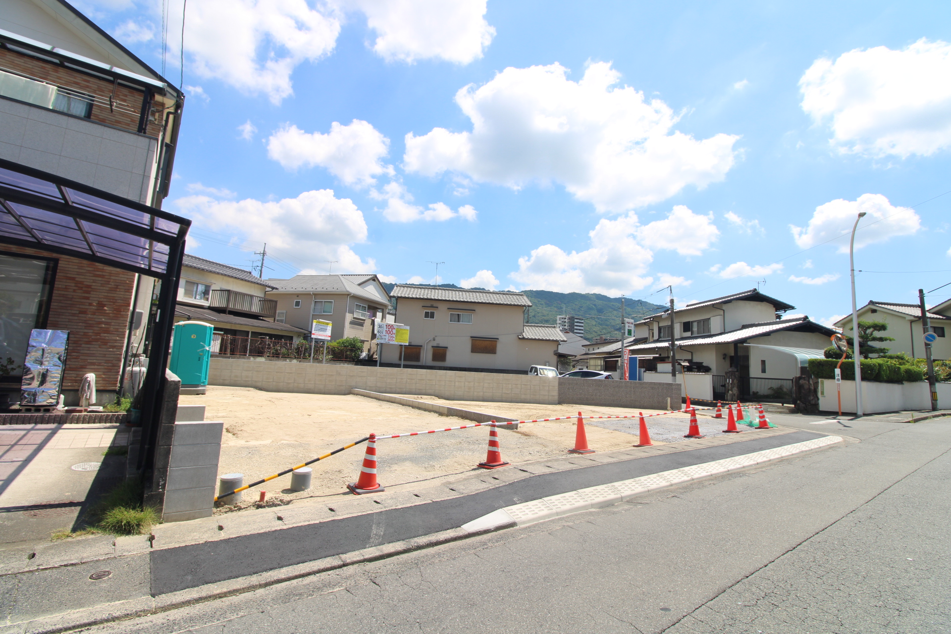 前面道路から見た宅地