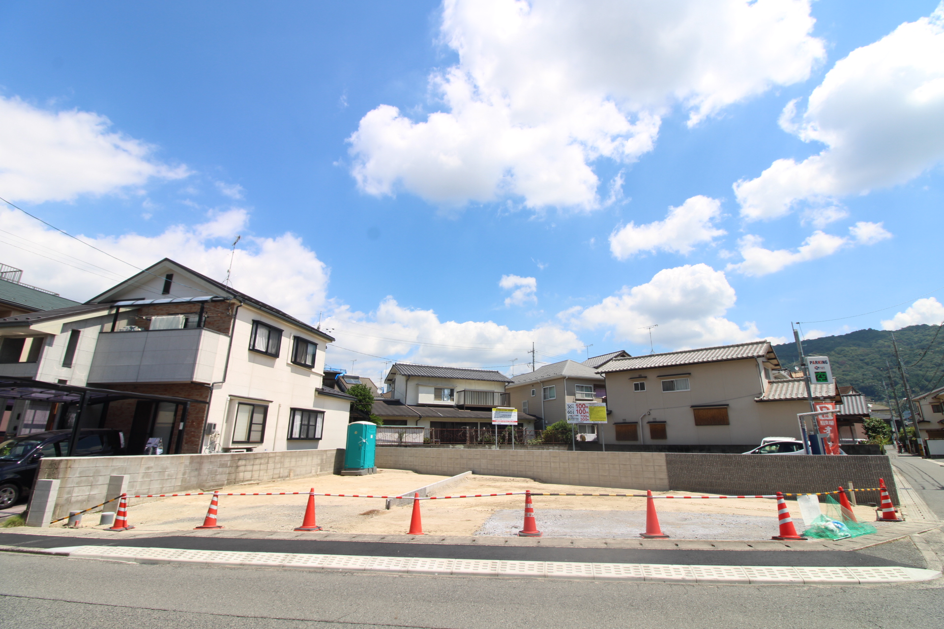 前面道路から見た宅地