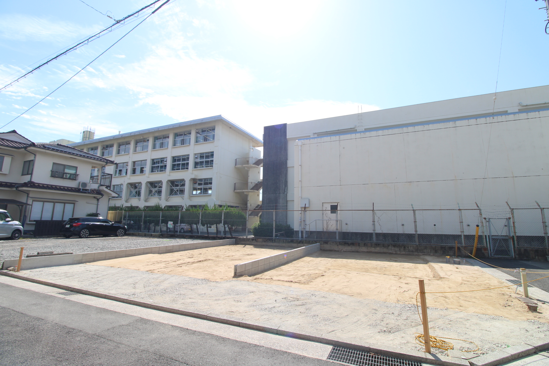 前面道路から見た宅地