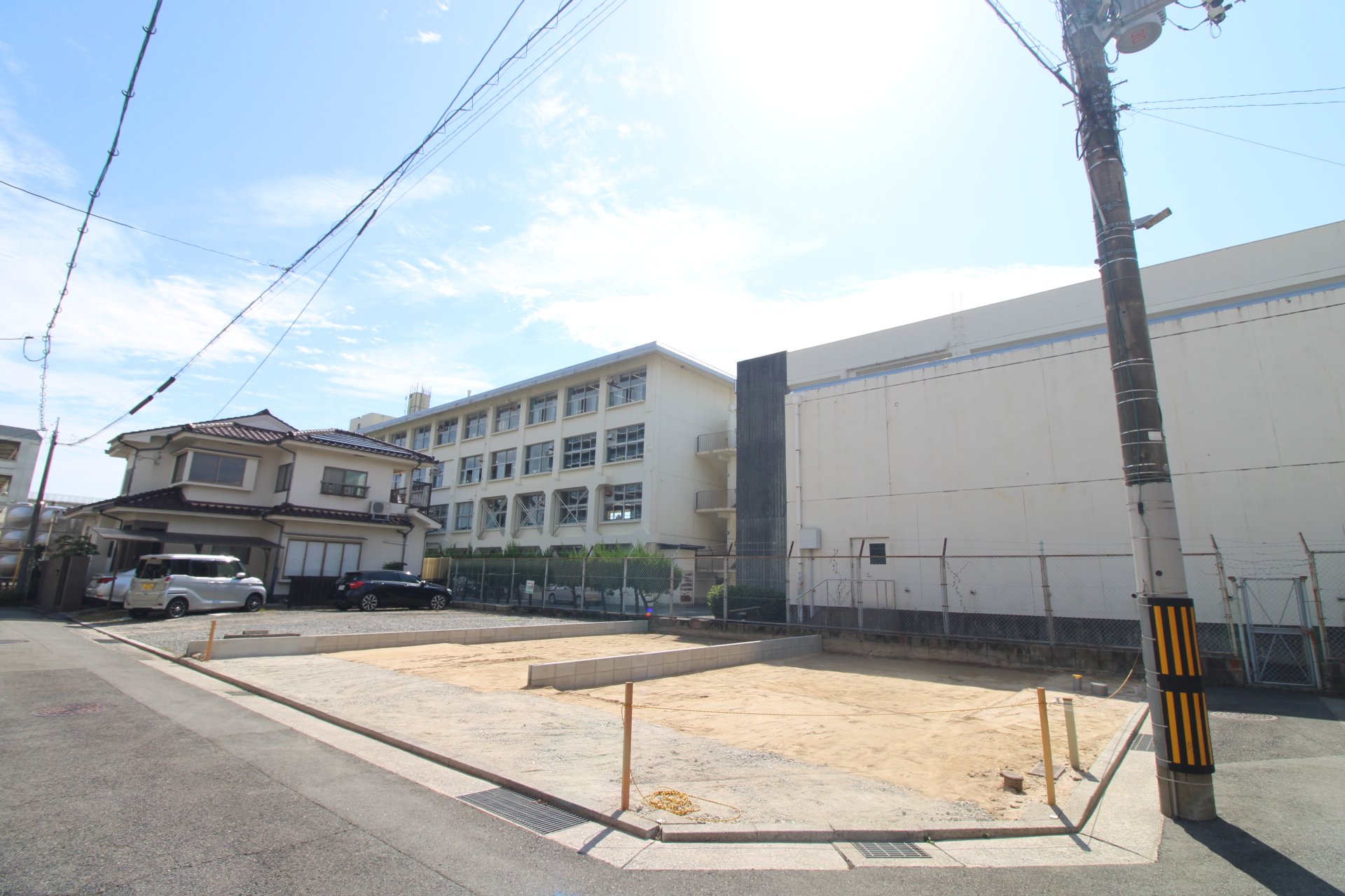 前面道路から見た宅地