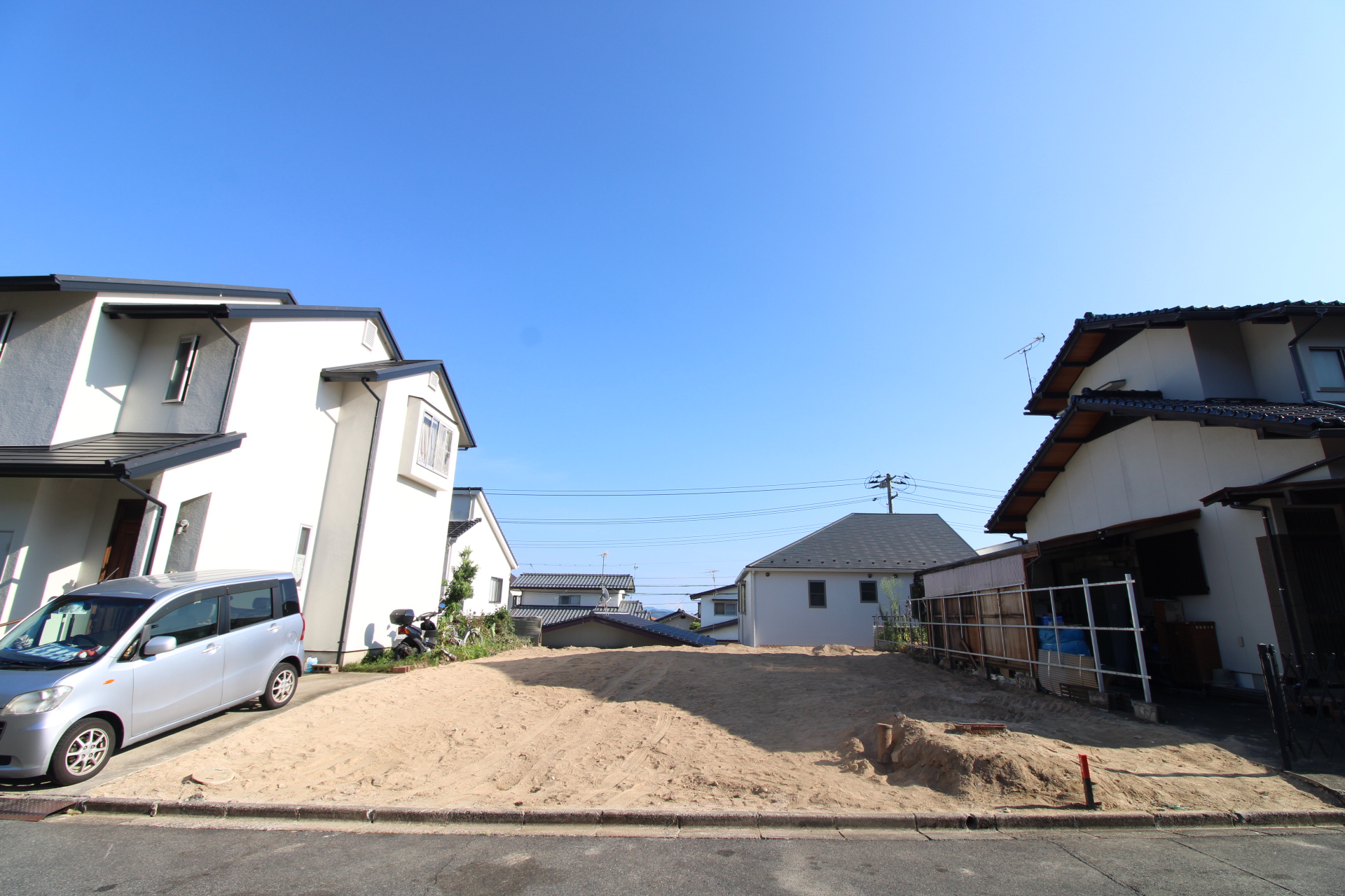 前面道路から見た宅地