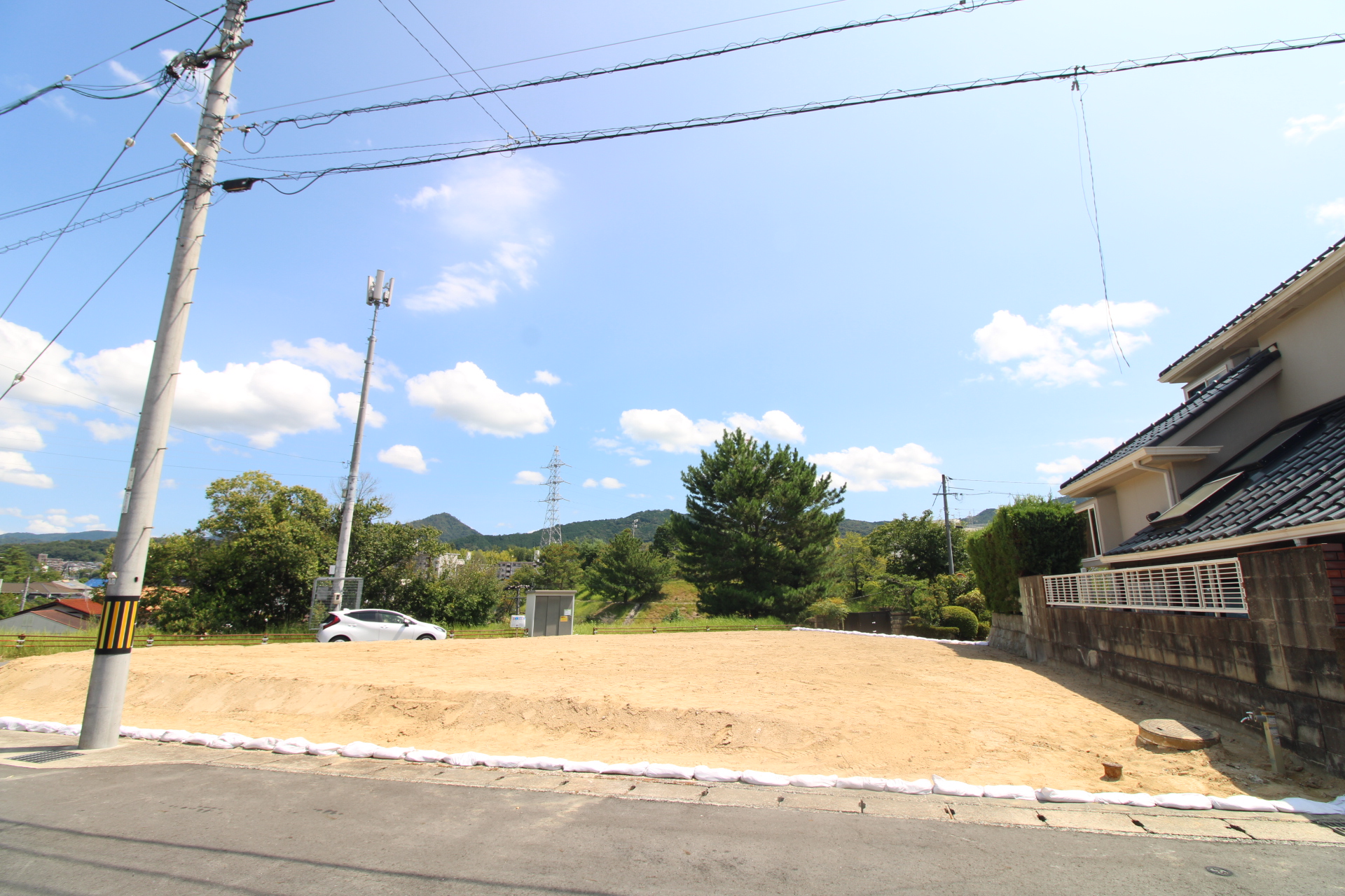 前面道路から見た宅地