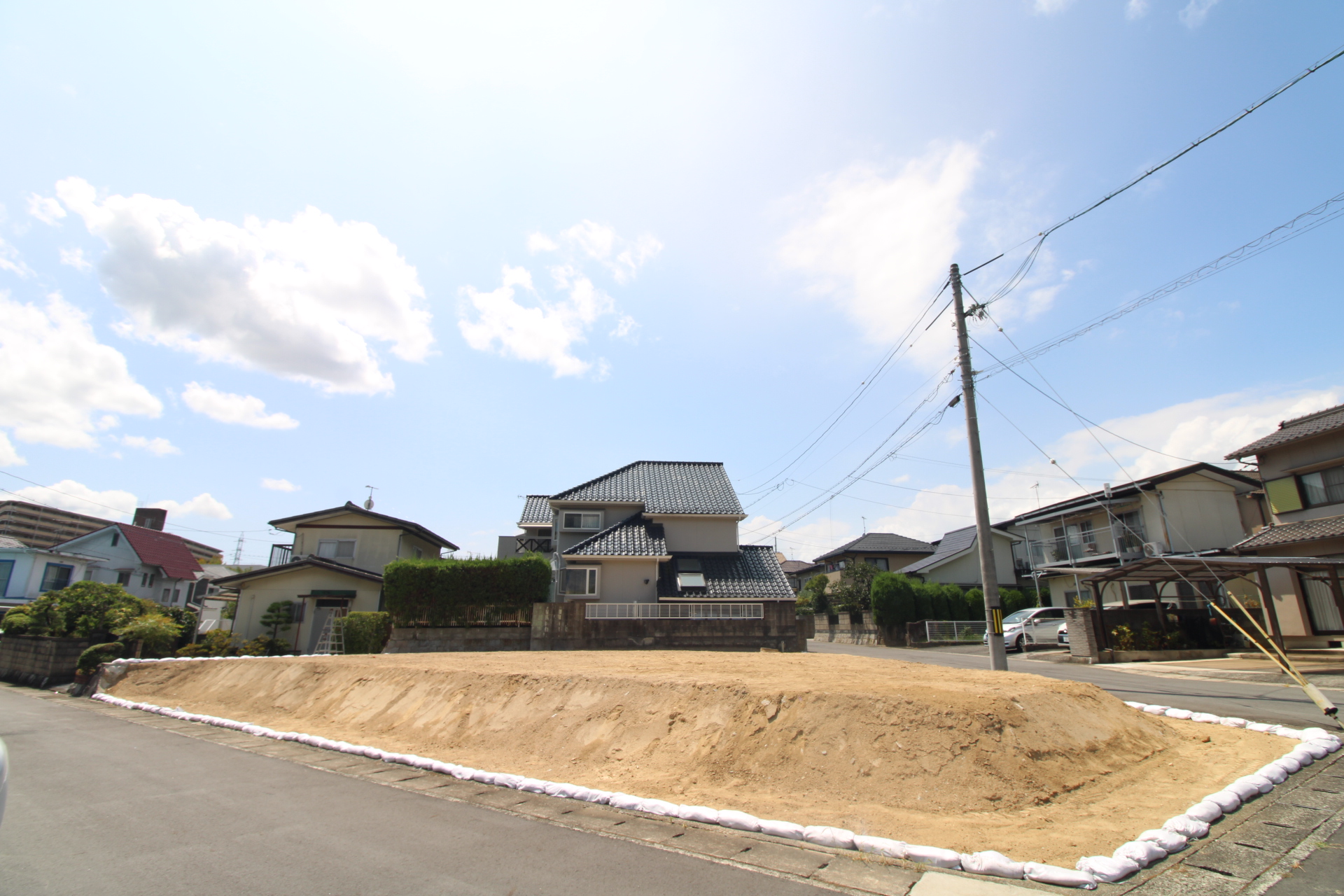 前面道路から見た宅地