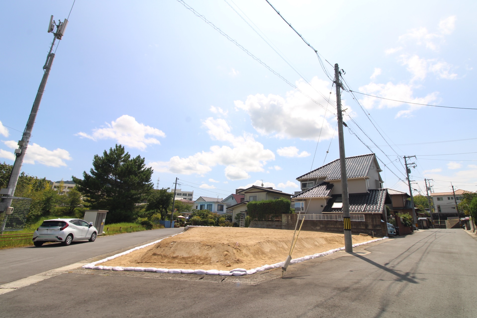 前面道路から見た宅地