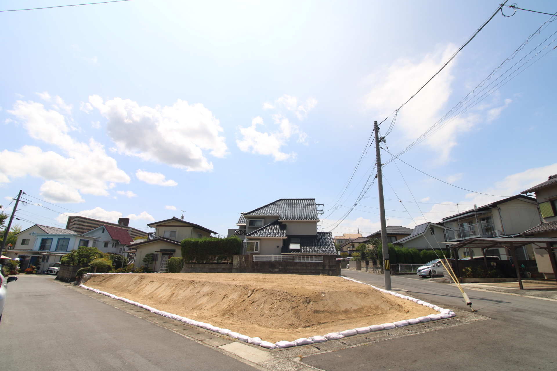 前面道路から見た宅地