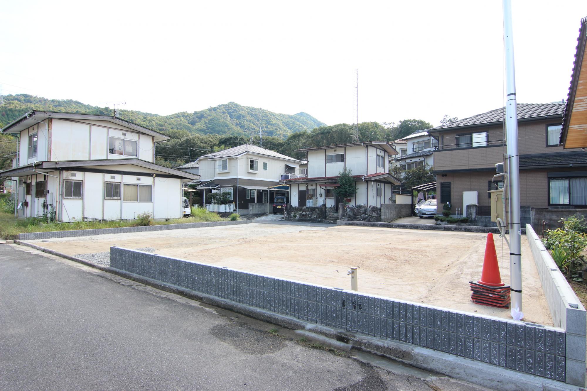 前面道路から見た宅地