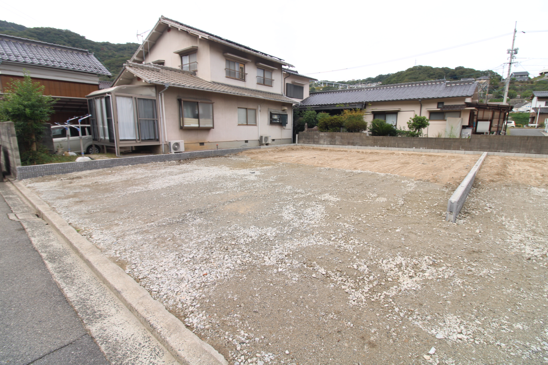 前面道路から見た宅地