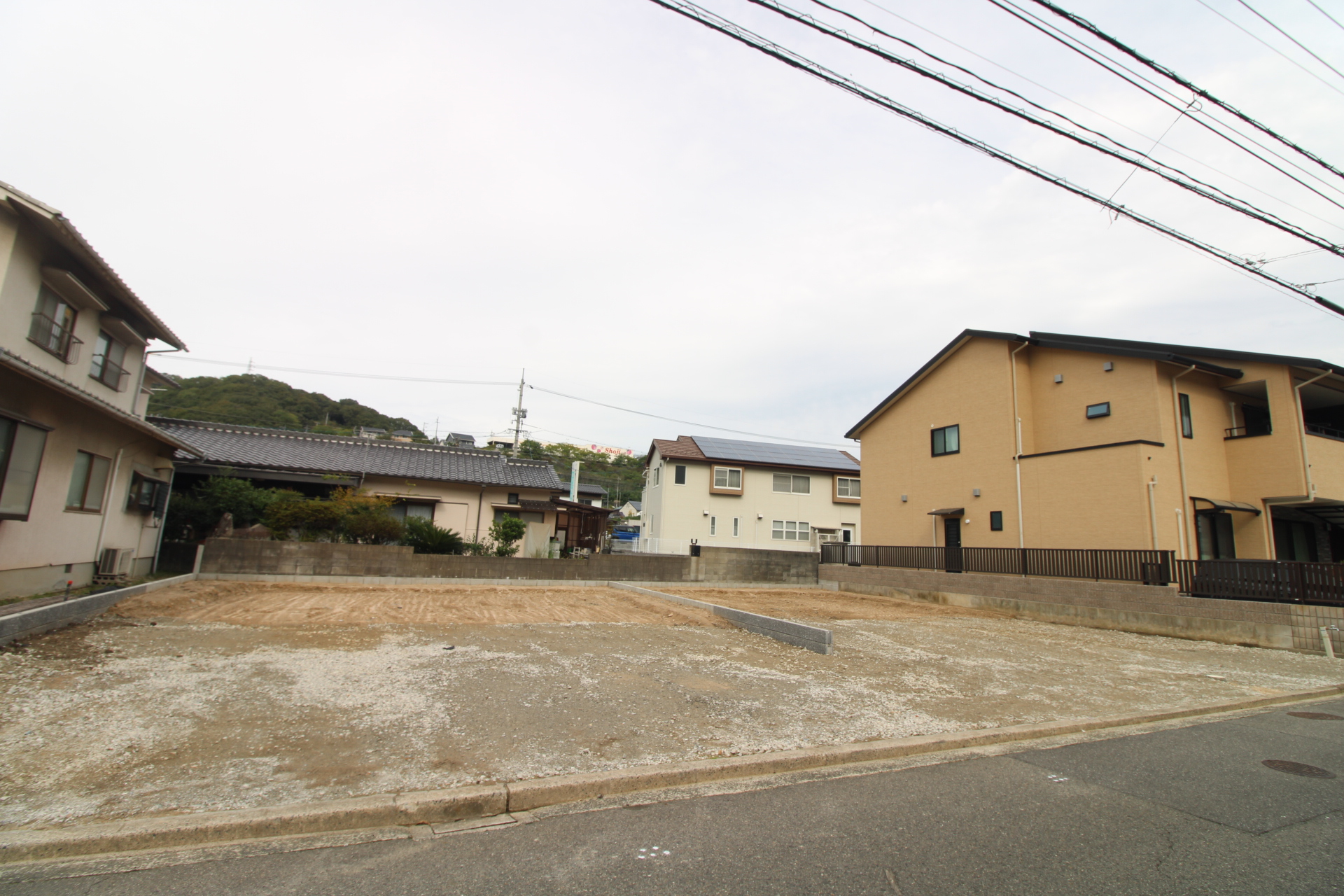 前面道路から見た宅地