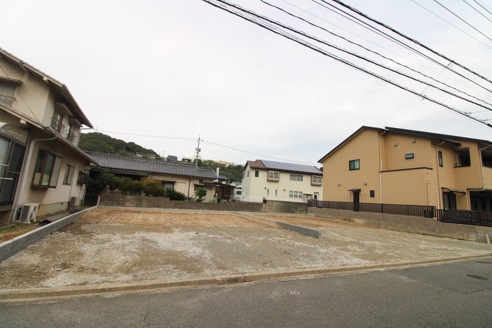 前面道路から見た宅地