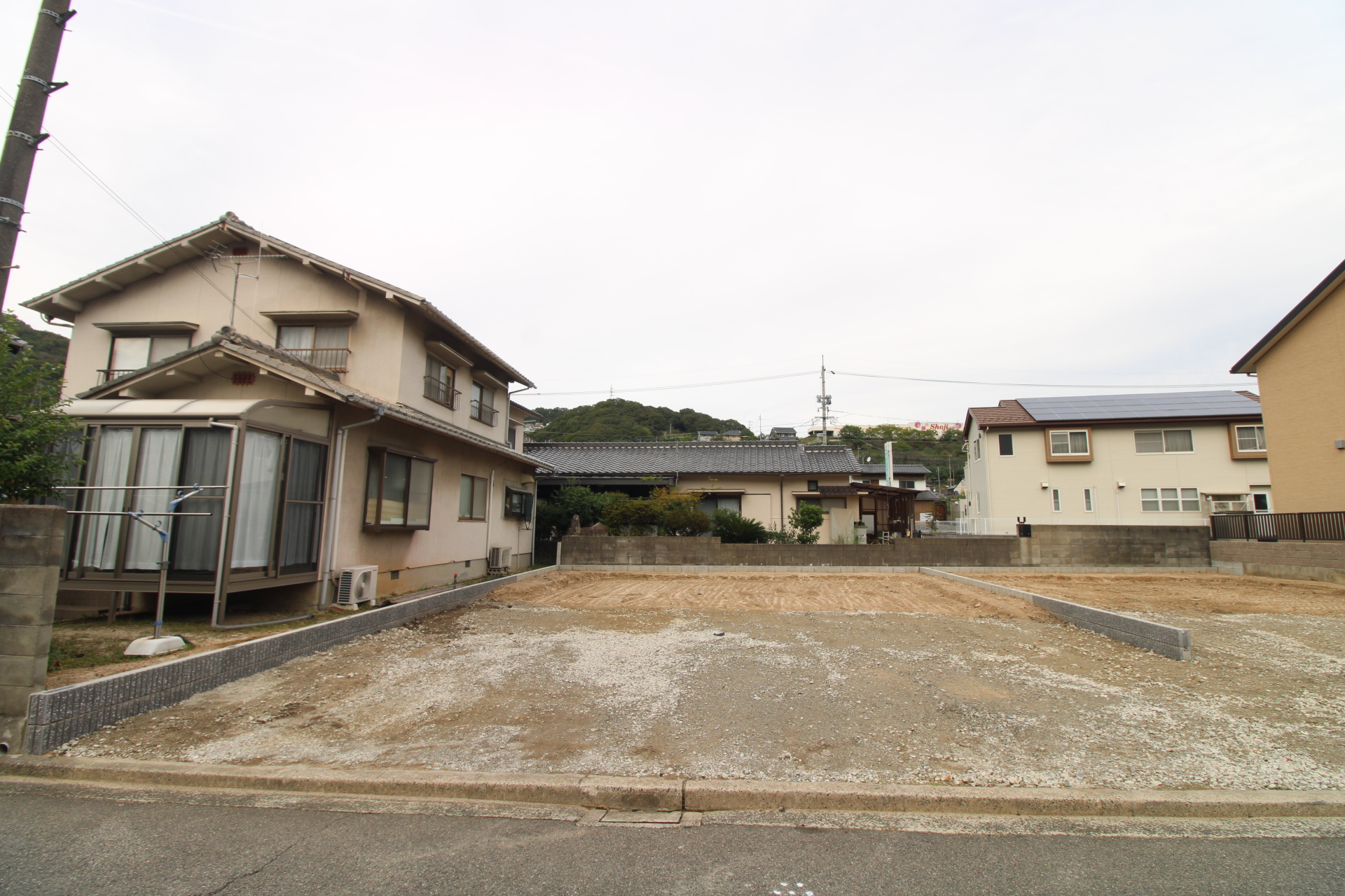 前面道路から見た宅地