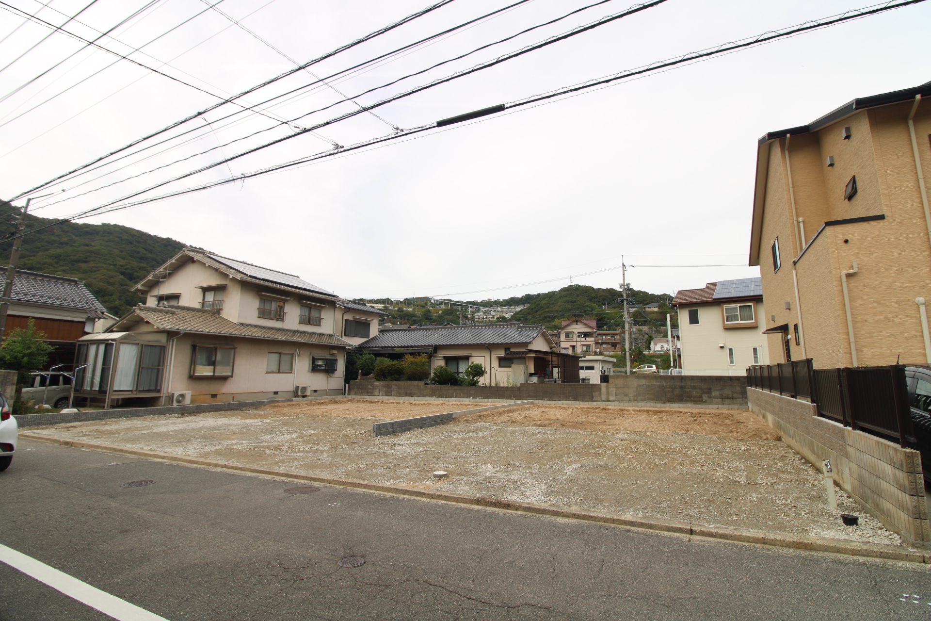 前面道路から見た宅地