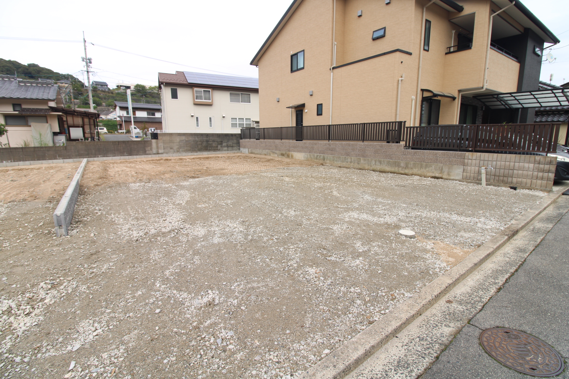 前面道路から見た宅地