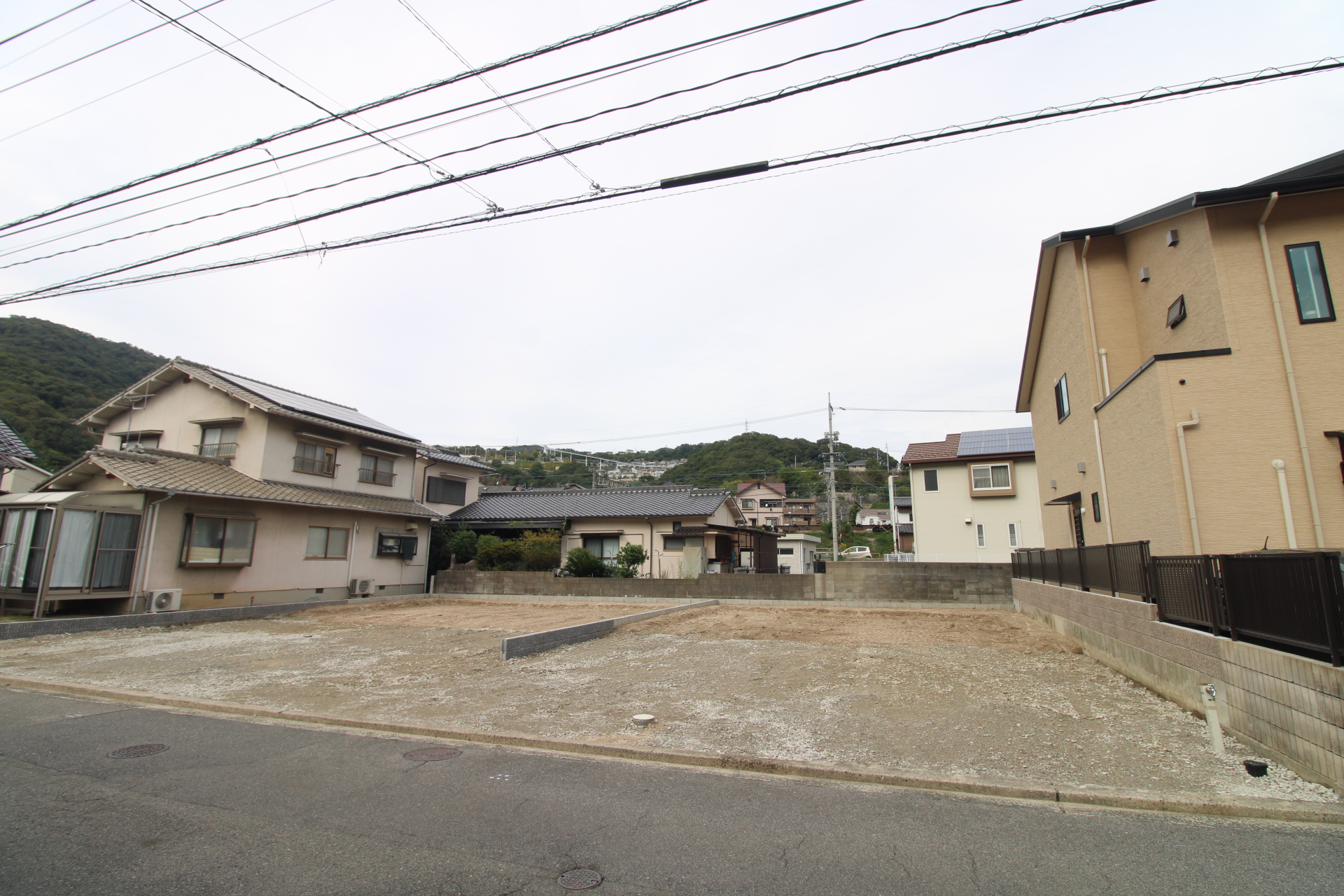 前面道路から見た宅地