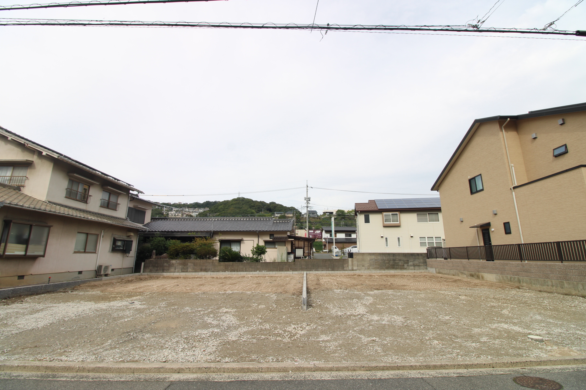 前面道路から見た宅地