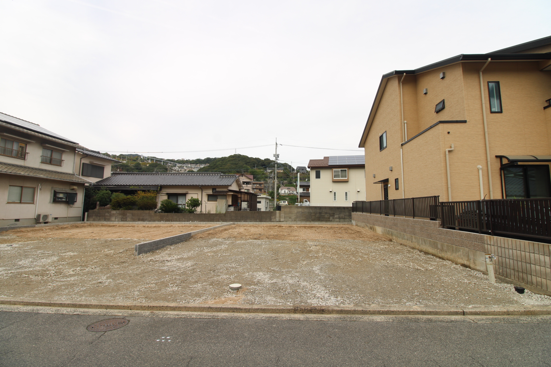 前面道路から見た宅地