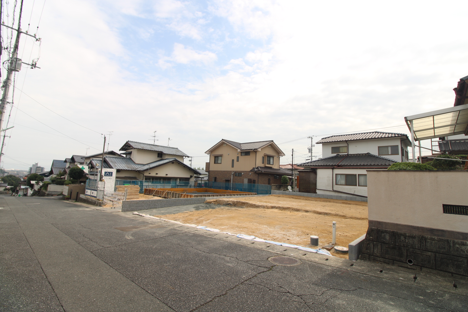 前面道路から見た宅地