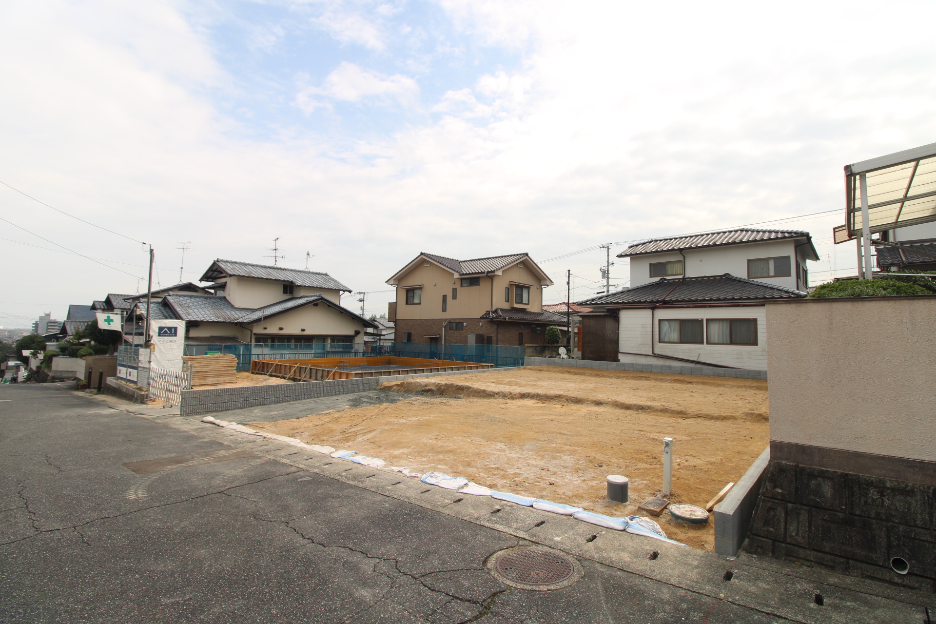 前面道路から見た宅地