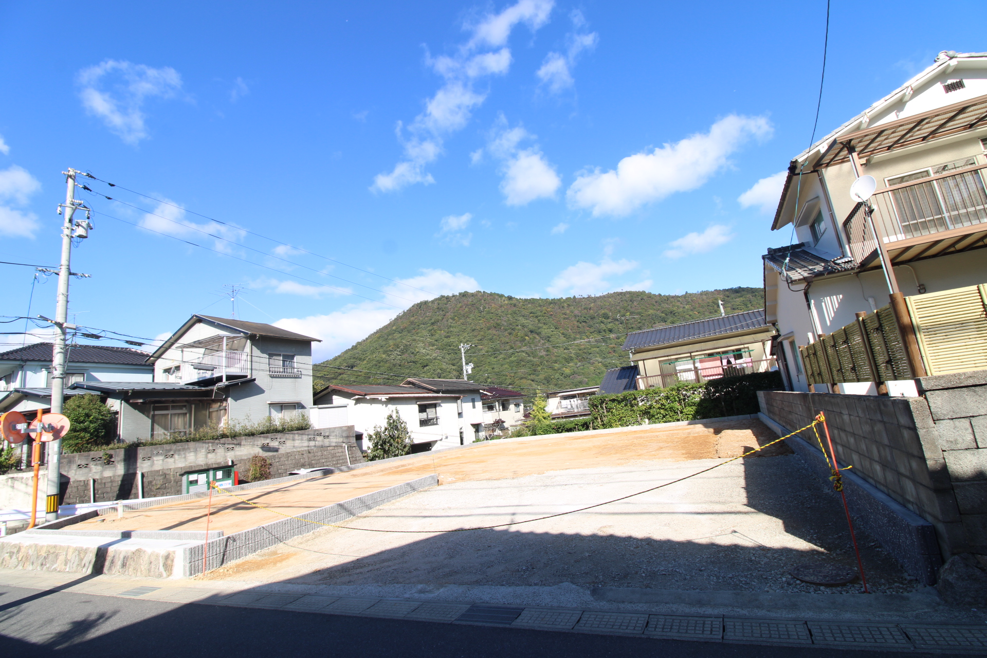 前面道路から見た宅地