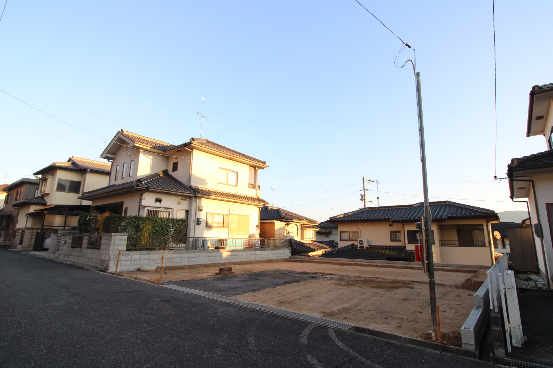 前面道路から見た宅地