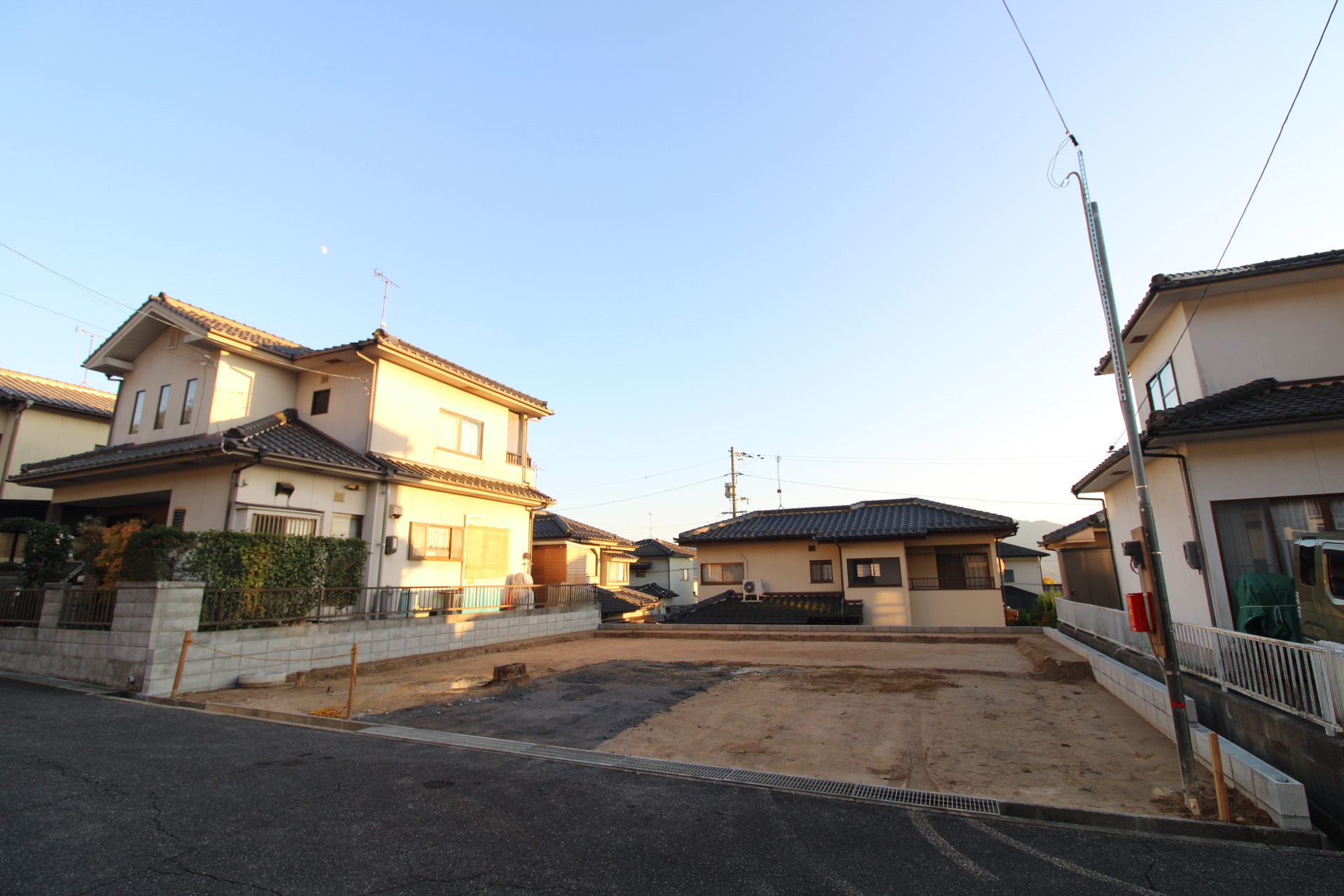 前面道路から見た宅地