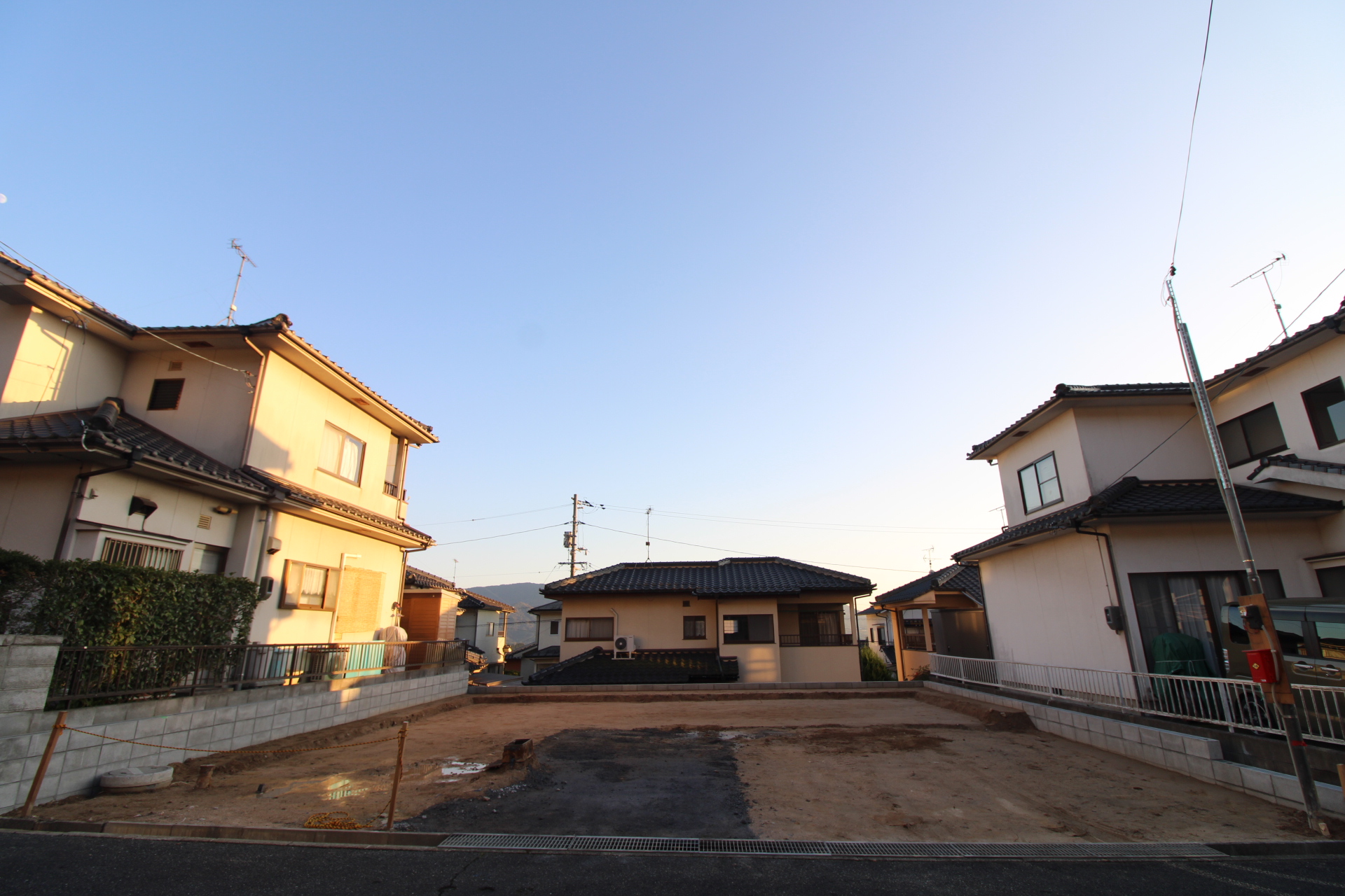 前面道路から見た宅地