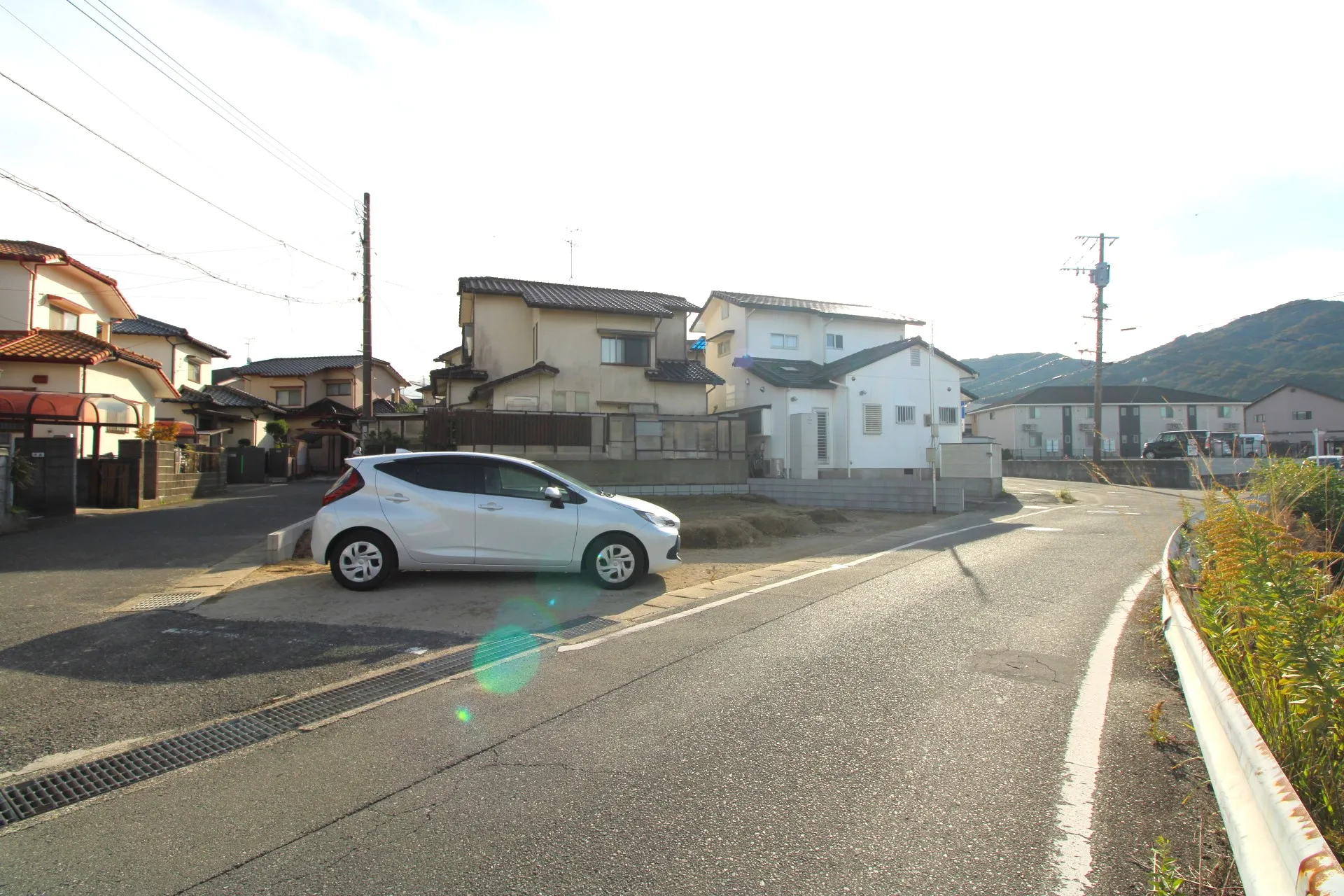 前面道路含む現地写真　11月撮影