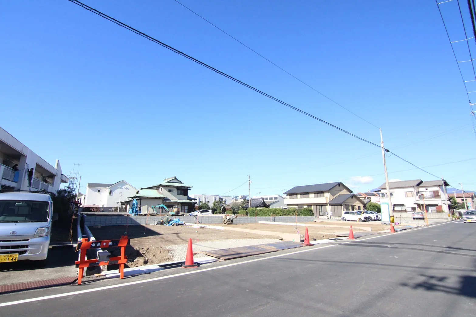 南東側からの全景