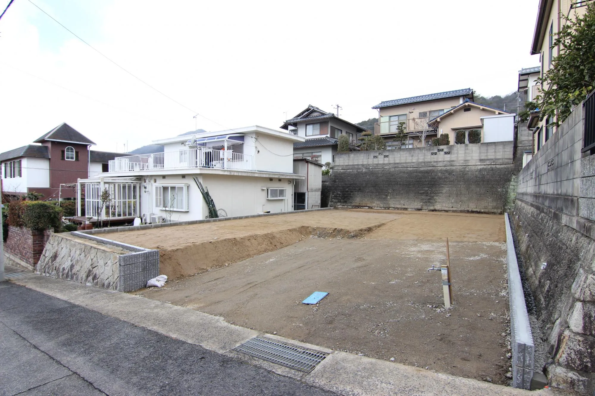 前面道路から見た宅地