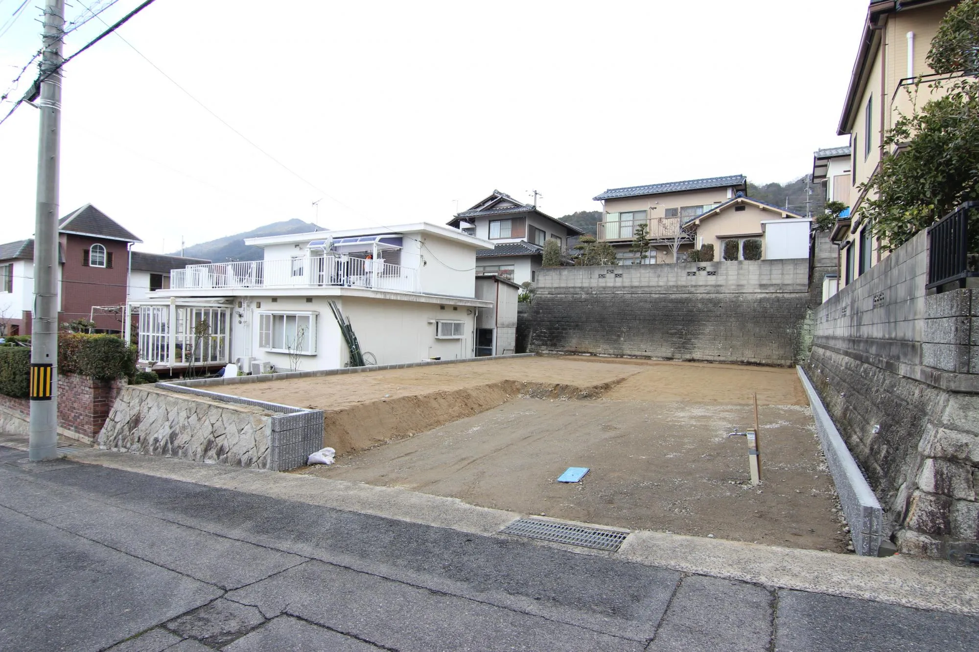 前面道路から見た宅地