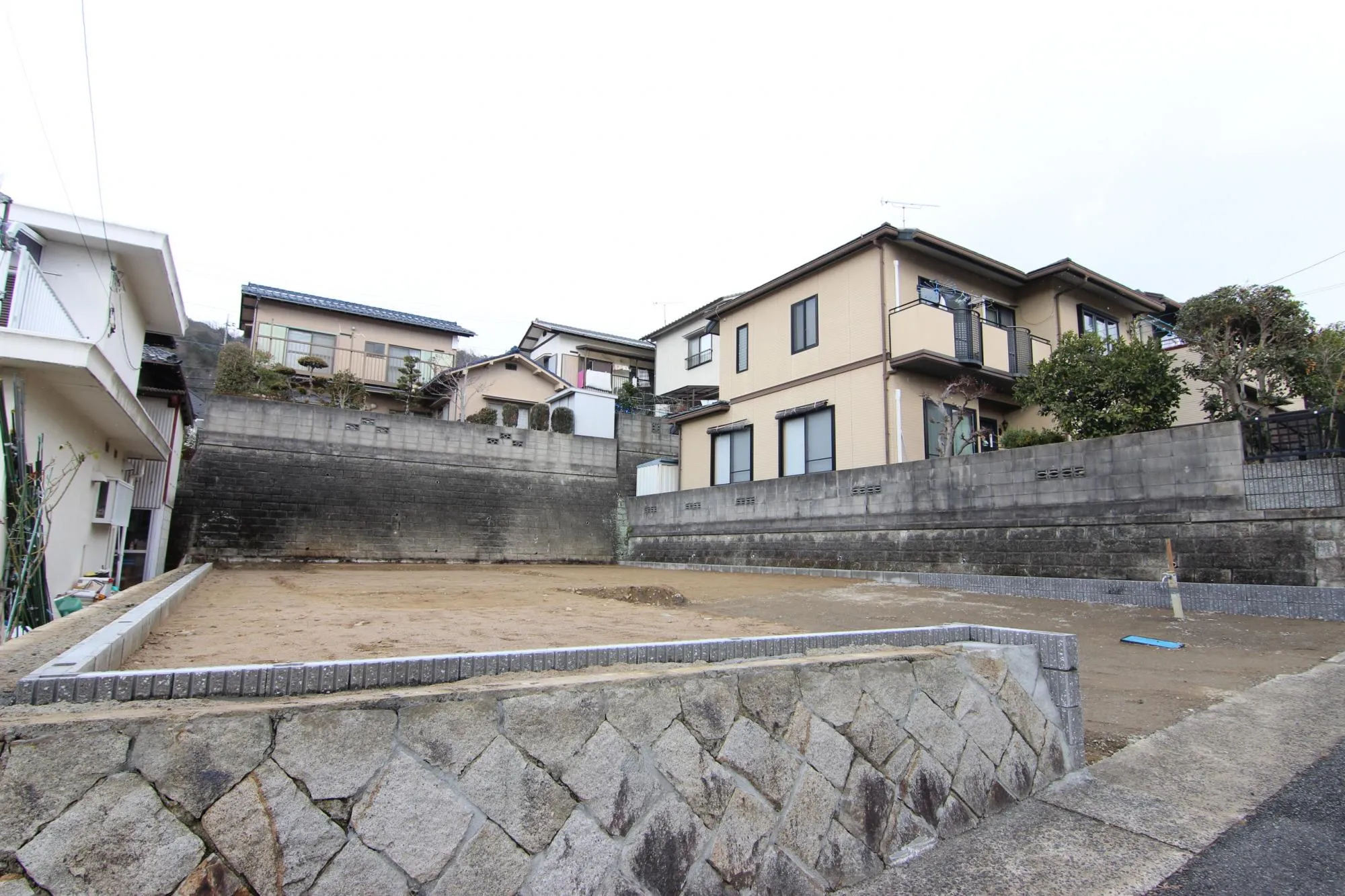 前面道路から見た宅地