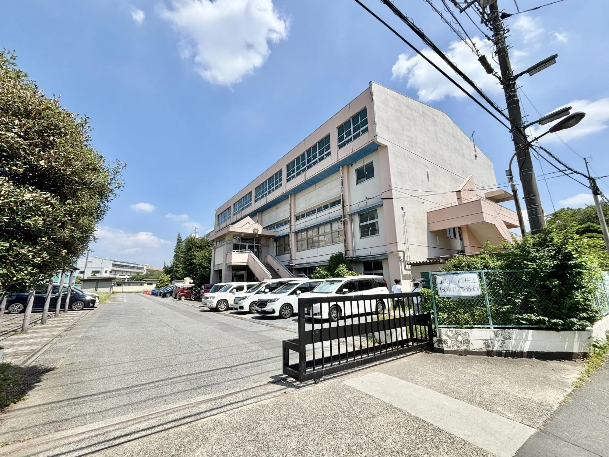 霞ヶ関東中学校