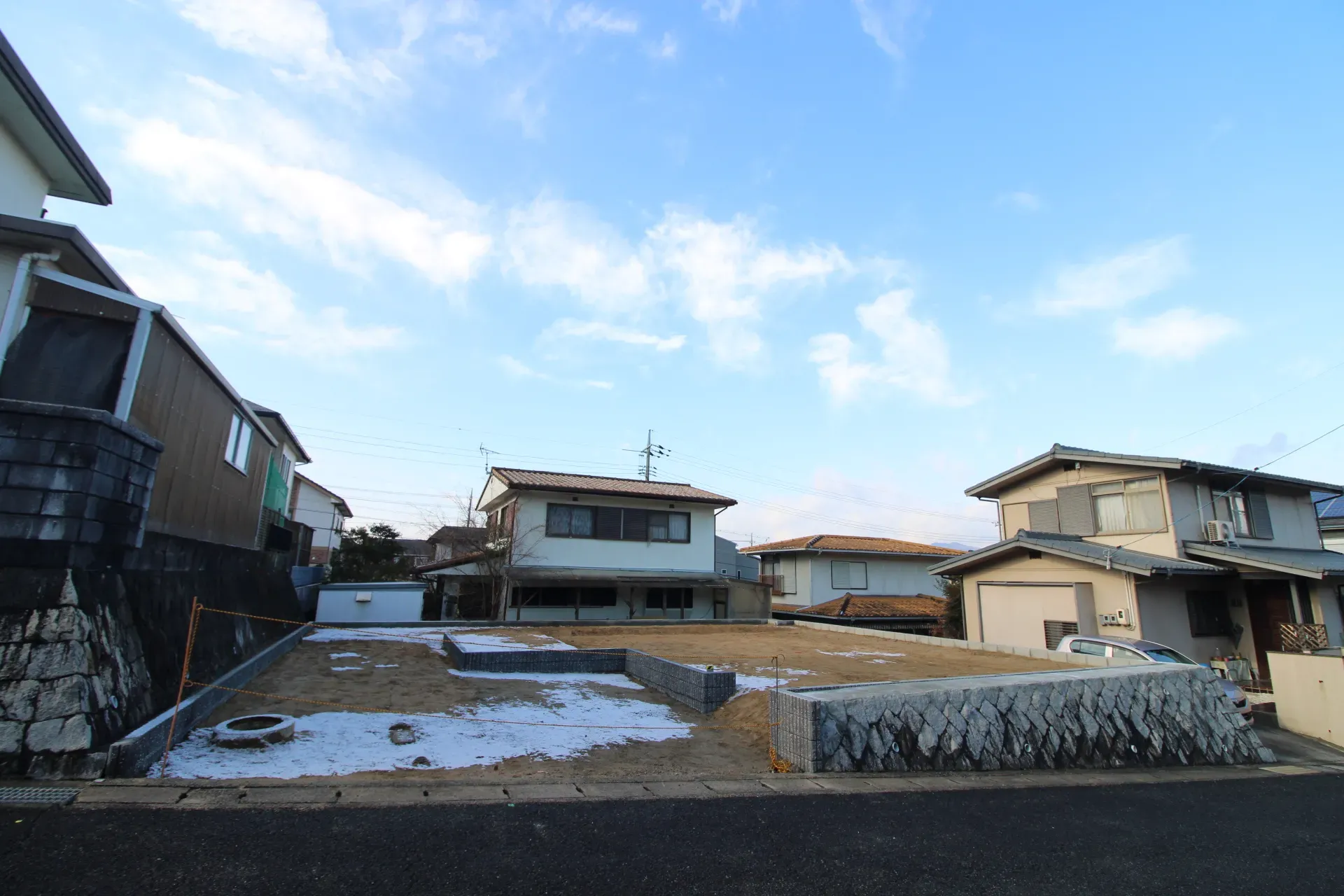 前面道路から見た宅地