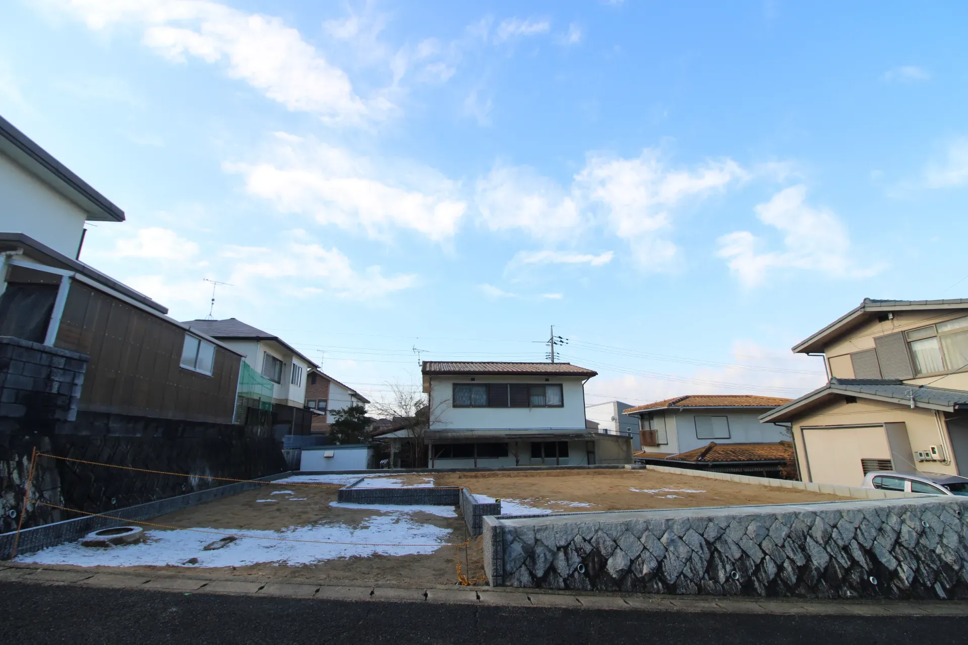 前面道路から見た宅地