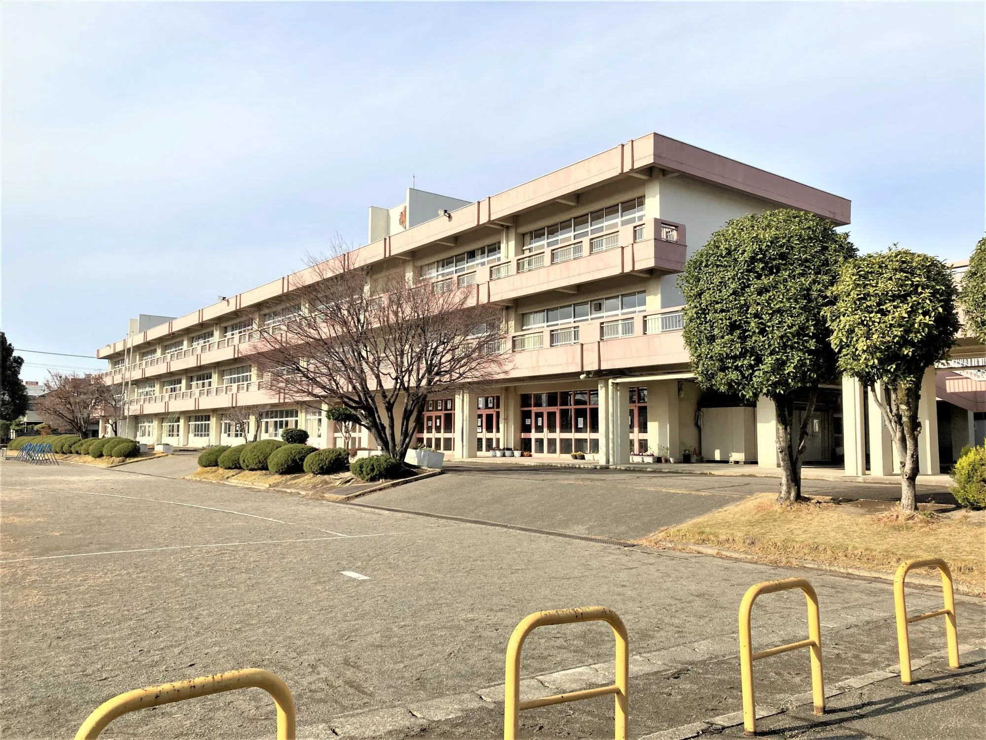 東小学校