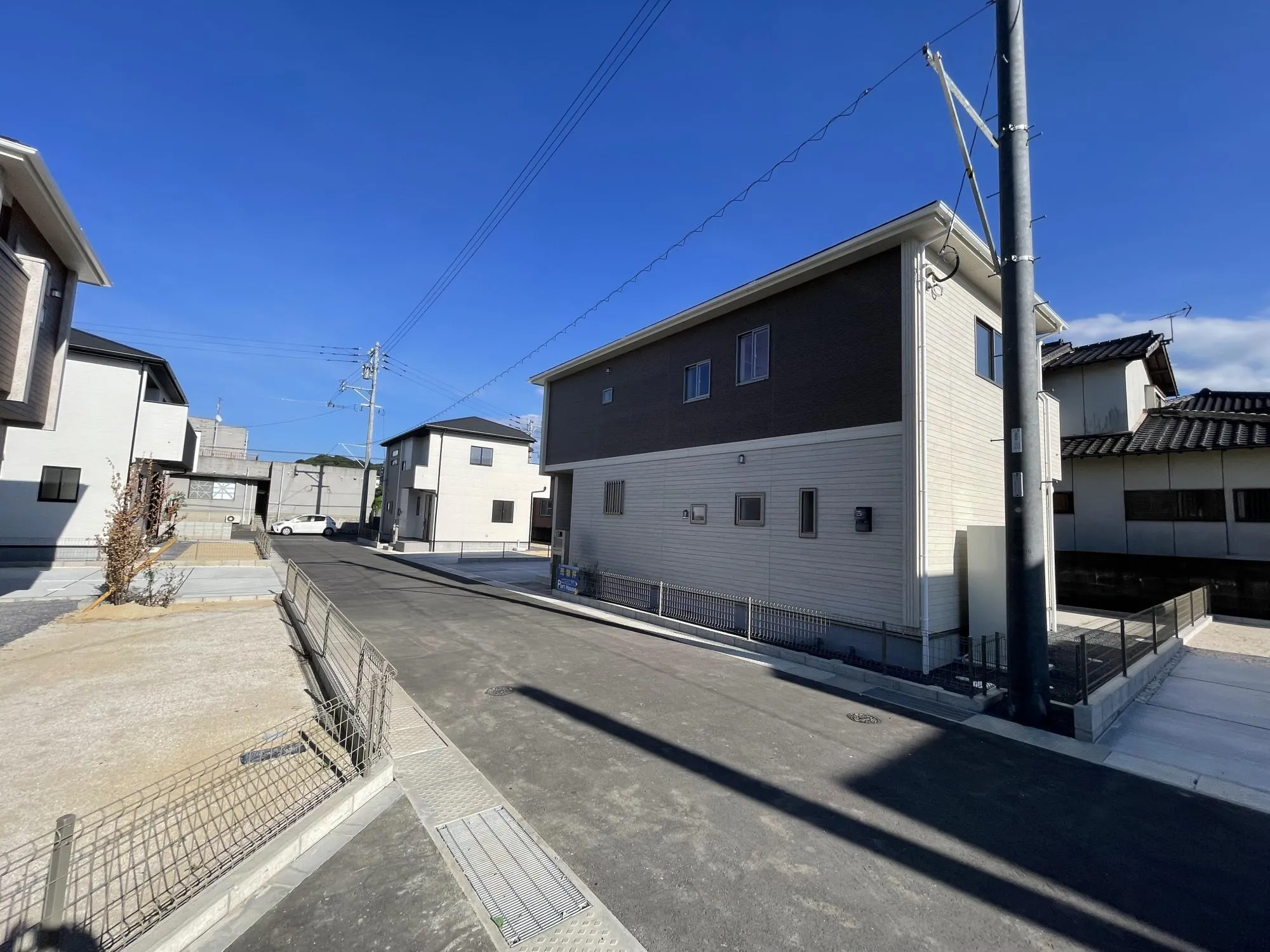 5号棟(ご成約済み)から6号棟外観